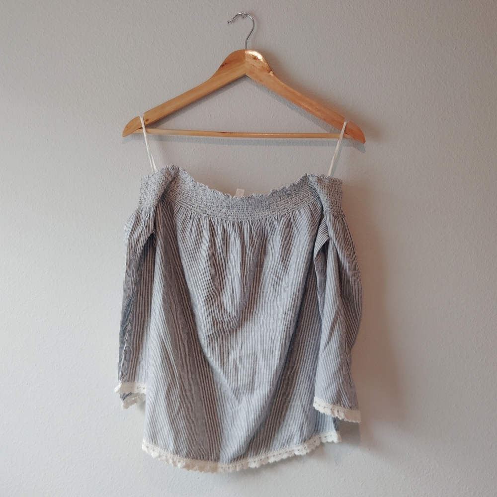 C Striped Off-Shoulder Blouse - Picture 2 of 5